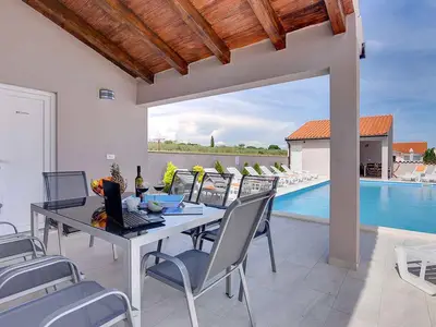 Villa für 16 Personen (326 m²) in Pula (Istarska) 6/10