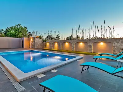 PoolOfHouse