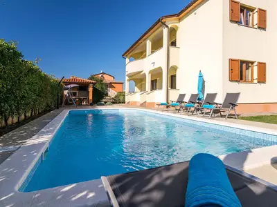 Villa für 14 Personen (240 m²) in Pula (Istarska) 1/10