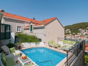 Villa für 14 Personen (230 m&sup2;) in Pučišća