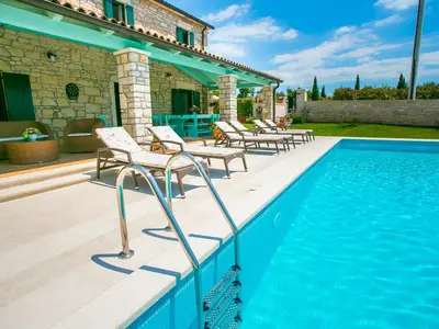 Villa für 10 Personen (250 m²) in Radetići 3/10