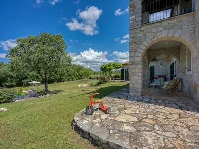 Villa für 8 Personen (260 m²) in Radetići 9/10
