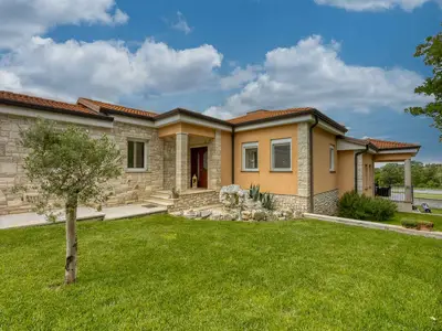 Villa für 6 Personen (225 m²) in Radmani 3/10