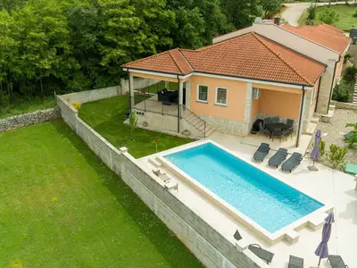 Villa für 6 Personen (225 m²) in Radmani 10/10