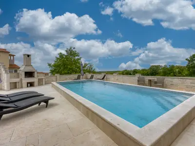 Villa für 6 Personen (225 m²) in Radmani 4/10