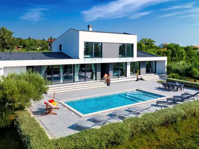 Villa für 8 Personen (360 m²) in Rakalj 8/10