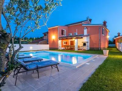 Villa für 8 Personen (260 m²) in Rakalj 1/10