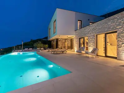 Villa für 8 Personen (196 m²) in Ravni 8/10