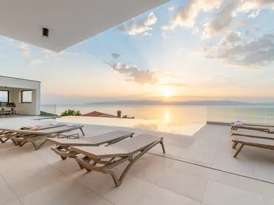 Villa für 8 Personen (196 m²) in Ravni 1/10