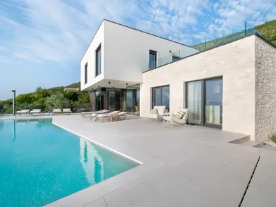 Villa für 8 Personen (196 m²) in Ravni 2/10