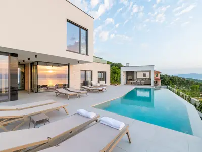 Villa für 8 Personen (196 m²) in Ravni 3/10