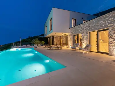 Villa für 8 Personen (196 m²) in Ravni 8/10