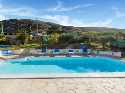 PoolOfHouse