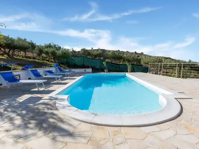 PoolOfHouse