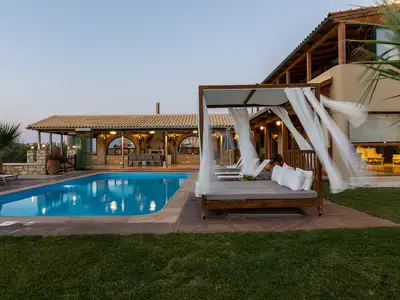 PoolOfHouse