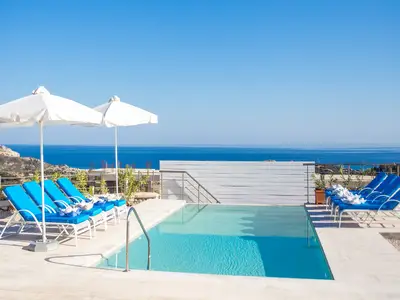 PoolOfHouse