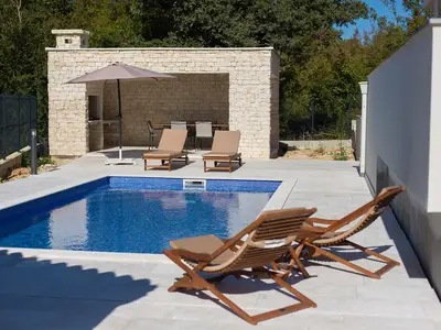 Villa für 8 Personen (200 m²) in Risika 2/10