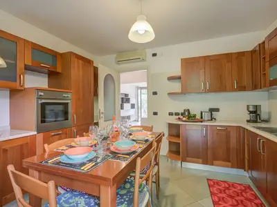 Küche und Essbereich