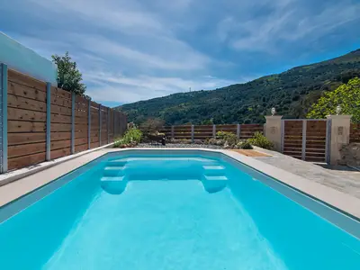 PoolOfHouse