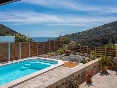 PoolOfHouse