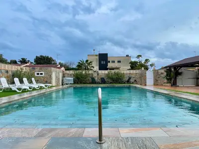 PoolOfHouse