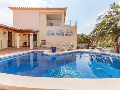 PoolOfHouse