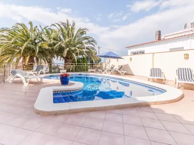 PoolOfHouse