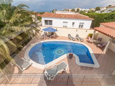 PoolOfHouse