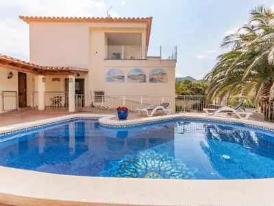 PoolOfHouse