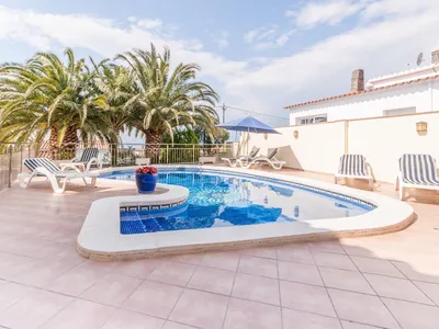 PoolOfHouse