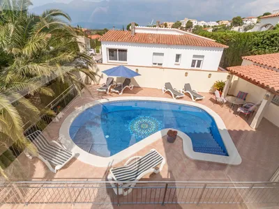 PoolOfHouse