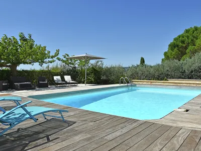 PoolOfHouse