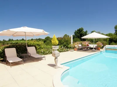 PoolOfHouse