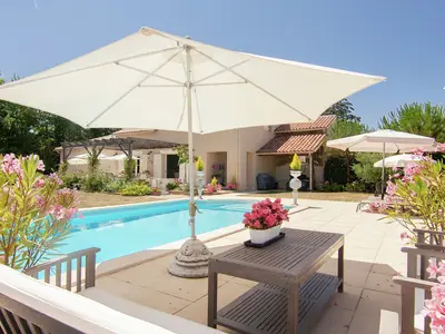 PoolOfHouse