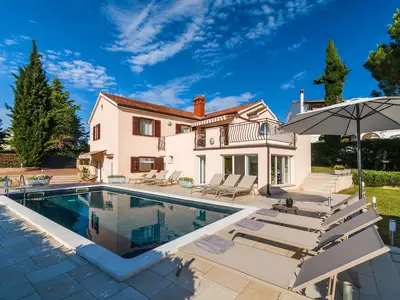 Villa für 11 Personen (202 m²) in Rovinjsko Selo 1/10