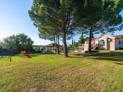 Villa für 11 Personen (202 m²) in Rovinjsko Selo 3/10