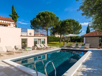 Villa für 11 Personen (202 m²) in Rovinjsko Selo 4/10