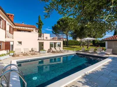 Villa für 11 Personen (202 m²) in Rovinjsko Selo 5/10
