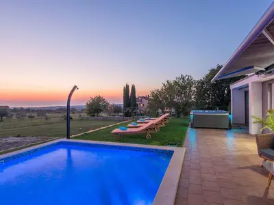 Villa für 8 Personen (230 m²) in Rovinjsko Selo 1/10