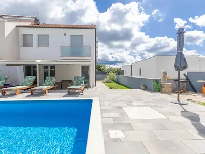 Villa für 8 Personen (137 m²) in Rovinjsko Selo 2/10