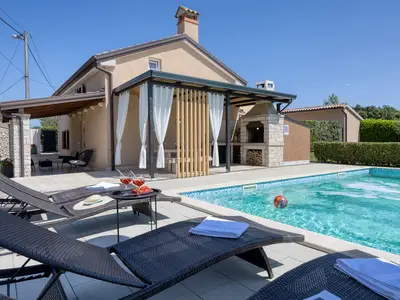 Villa für 5 Personen (90 m²) in Ružici 9/10