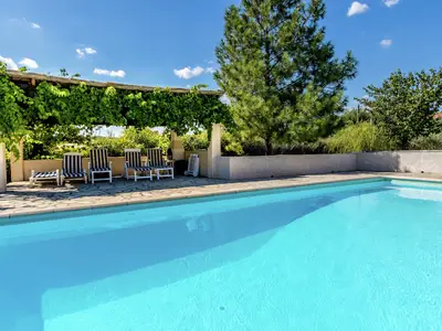 PoolOfHouse