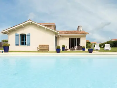 PoolOfHouse