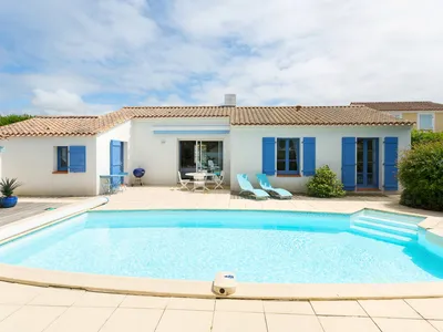 PoolOfHouse