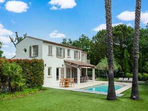 19343397-Villa-8-Saint-Tropez-300x225-5