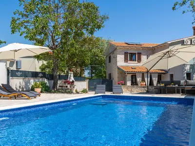 Villa für 8 Personen (120 m²) in Šajini 1/10