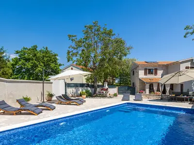 Villa für 8 Personen (120 m²) in Šajini 8/10