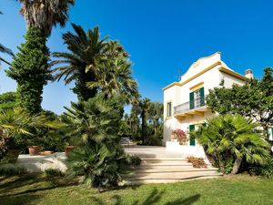 Villa für 10 Personen (250 m&sup2;) in Salemi