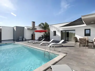 PoolOfHouse