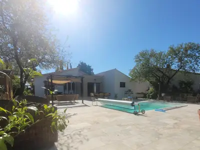 Außenseite Ferienhaus [Sommer]